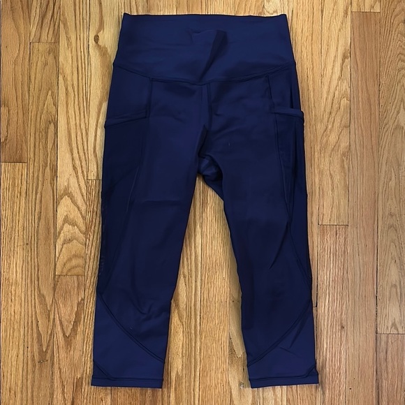 Lululemon 6 Fast As Light Crop Emperor Blue Leggings great pre owned condition - Picture 2 of 8